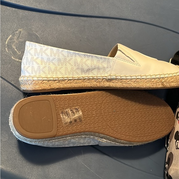 Michael kors shoes - Picture 2 of 3